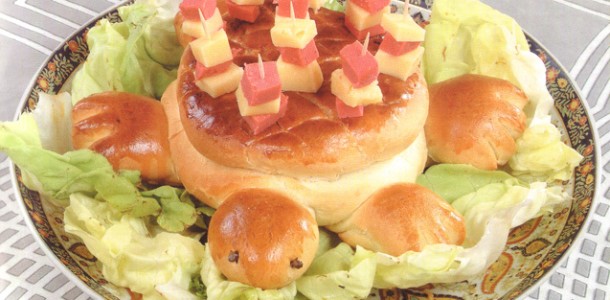 Pain en forme de tortue au fromage mortadelle et olive