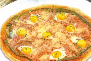Pizza aux oeufs de caille