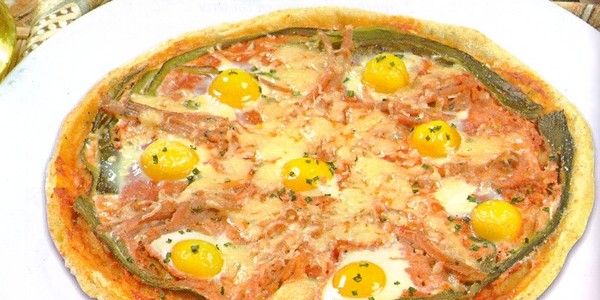 Pizza aux oeufs de caille