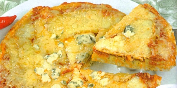 Pizza aux quatre fromages