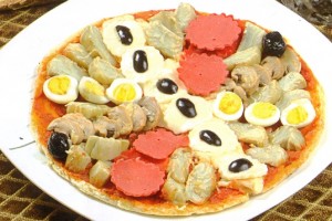 Pizza à garniture variée