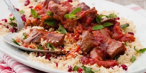 Agneau mariné au coulis de tomates